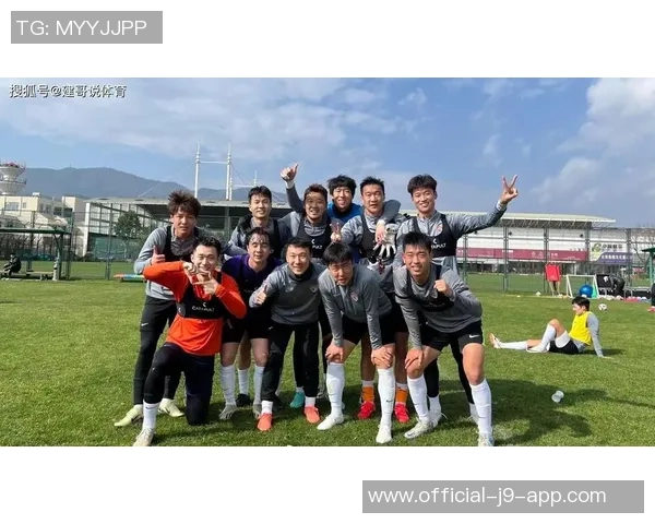 三十周年庆典济南泰山足协杯首冠成员重聚刘越宿茂臻等传奇球员齐聚一堂