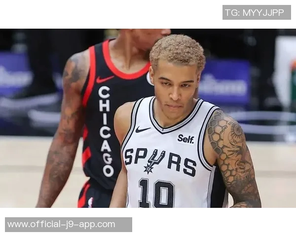 文班赛后独自离场引发热议是否对雷霆情有独钟成疑问焦点 文班赛后独自离场引发热议是否对雷霆情有独钟成疑问焦点