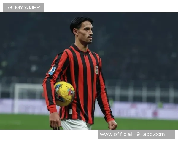 四大豪门争抢阿尔克马尔19岁中场新星斯米特