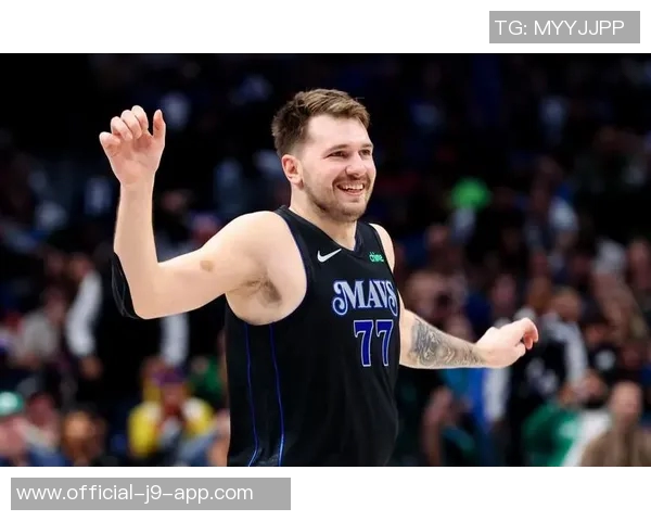 弗菲表现出色6投3中贡献12分3篮板1助攻1盖帽展现实力